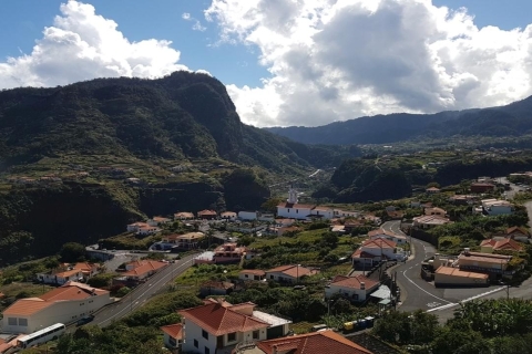 Madère : Circuit privé d'une demi-journée dans le nord-est de l'îlePoint de rencontre au port de Funchal