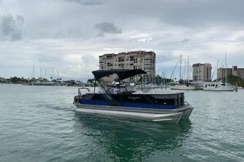 Madeira Beach: Pontoon Boat Rentals Without Captain