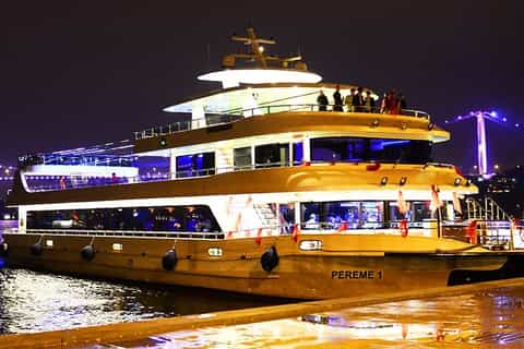 Istanbul: Turkish Entertainment Bosphorus Dinner Cruise