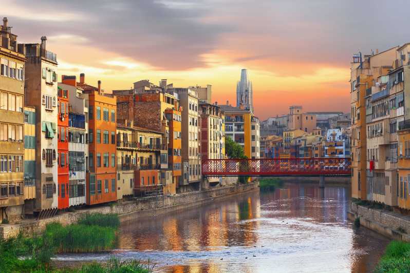 From Barcelona: Full-Day Girona and Sitges Guided Tour