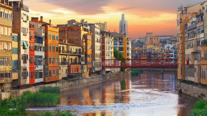 da barcellona tour guidato di unintera giornata a girona e sitges