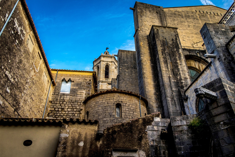 Depuis Barcelone : Visite guidée privée d&#039;une journée à Gérone et SitgesDepuis Barcelone : Visite d&#039;une jounée de Gérone et Sitges en privé