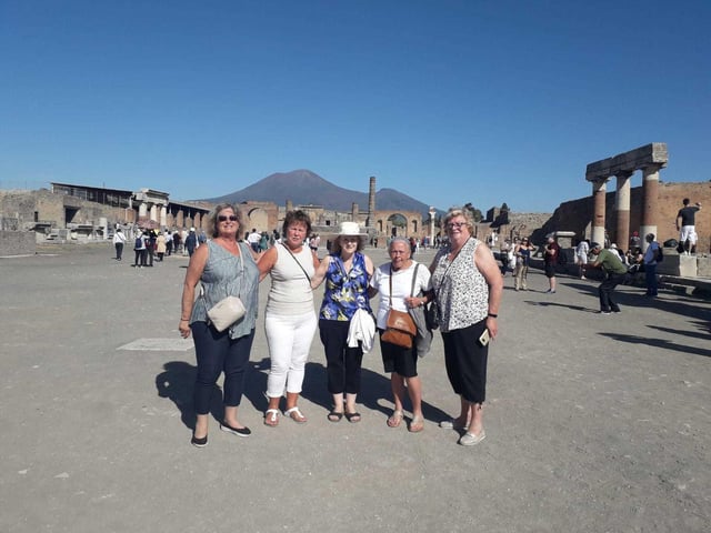 Da Roma: Rovine di Pompei e Vesuvio con pranzo e vino
