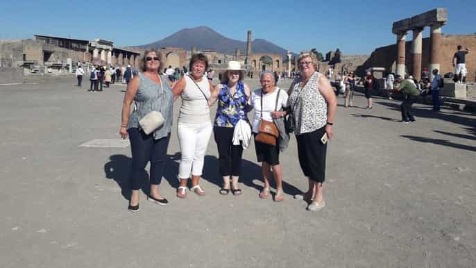 from rome pompeii ruins and mt. vesuvius w/ lunch wine