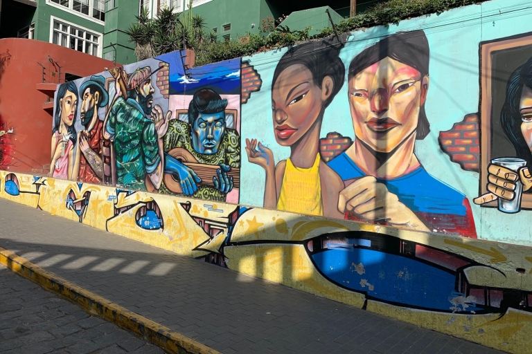 Tour de Instagram por las coloridas y bohemias Lima y CallaoTour privado de Instagram a la colorida Lima, recogida