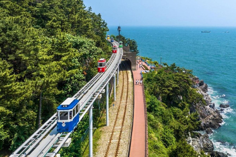 Busan: Blue Line Park Sky Capsule TreinkaartjeSky Capsule Ticket met uitzicht op de bergen