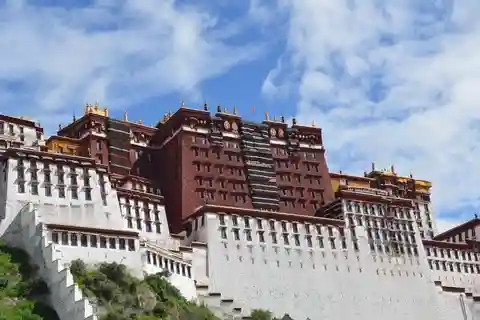 Desde Katmandú: Excursión tibetana de 8 días con entrada y salida en avión