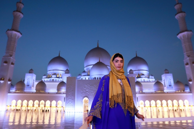Dubai: Sheikh Zayed Grand Mosque Tour with Photographer Private Guided Tour with Photo Session & Hotel Pickup