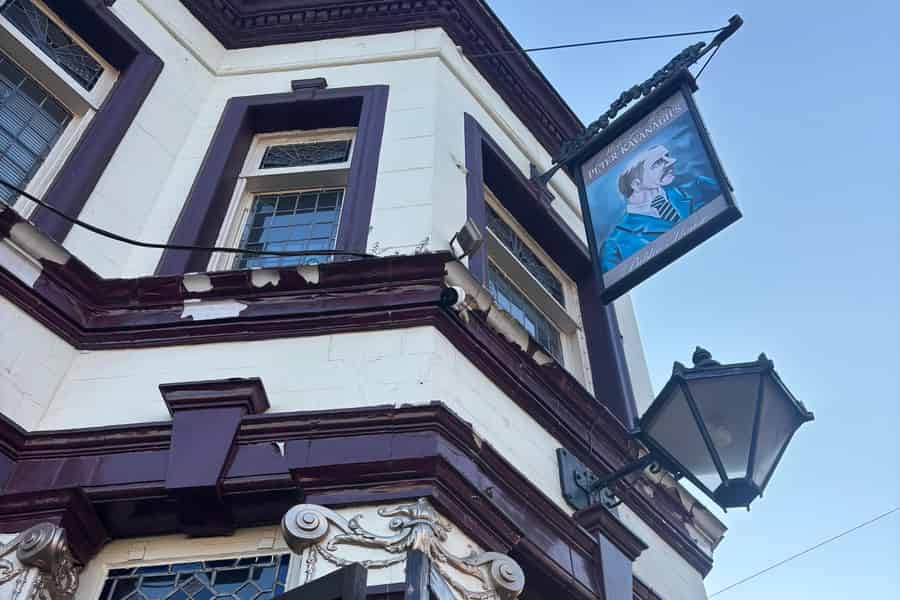 Liverpool: Historic Pub Walk With Local Guide