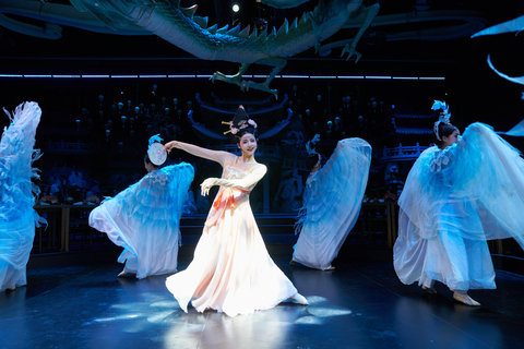 Shanghai: "Wanbang" Immersive Tang Dynasty Royal Dining Show Wan Bang Lai Chao Dinner Experience SVIP Seat