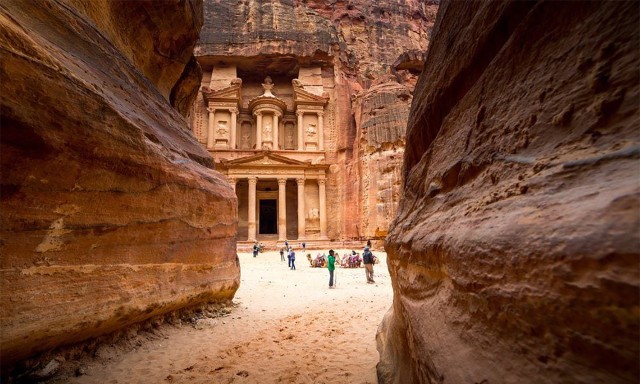 Van Sharm El Sheikh: dagtour naar Petra per veerboot
