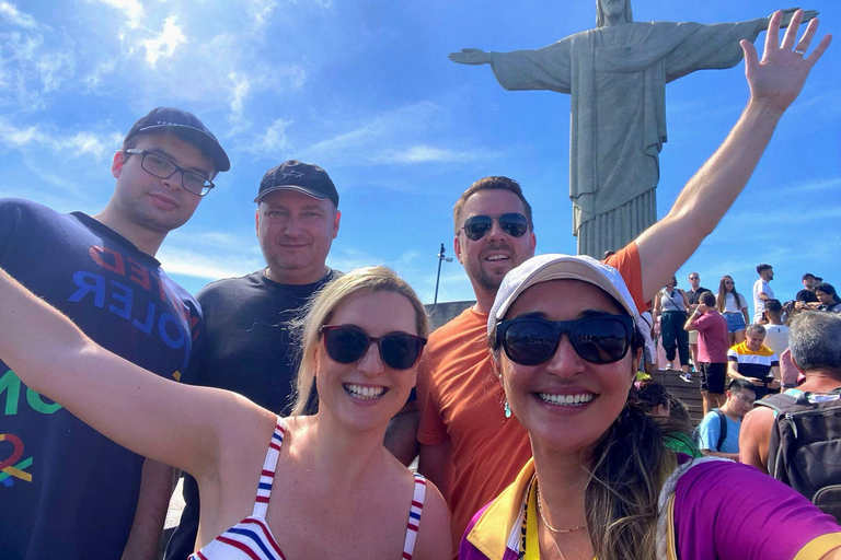 Private Custom 8-hour Exclusive tour in Rio with VIP tickets Private 8-hour tour with VIP tickets: Special Languages
