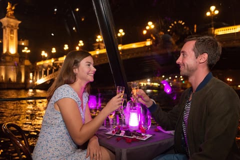 Paris: Seine River Sightseeing Cruise with 3-Course Dinner