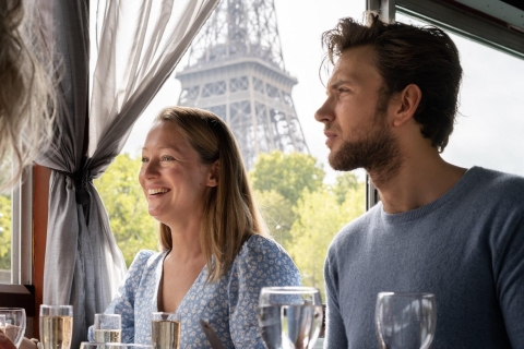 Paris: Early Evening Dinner Cruise on the River Seine Dinner Cruise on the Seine: Romantic Upgrade