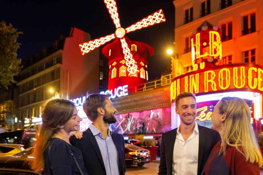 Paris: Eiffelturm-Dinner-Kreuzfahrt mit einer Moulin Rouge Show. Foto: GetYourGuide