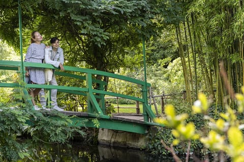 From Paris: Giverny Day Trip with Audio Guide or Live Guide