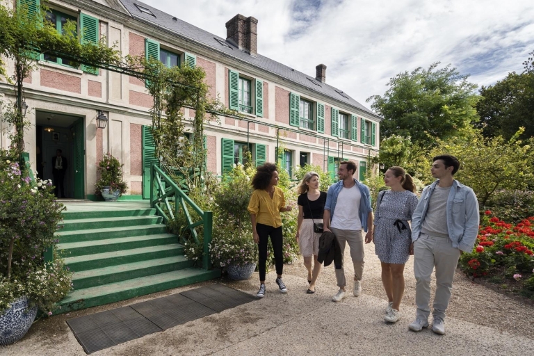 Paris: visite en petit groupe ou privée de Giverny et VersaillesVisite privée en espagnol pour 5 à 8 personnes