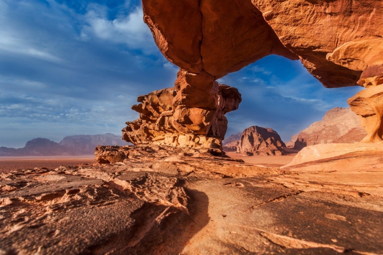 Z Ejlatu: 2-dniowa wycieczka Petra i Wadi Rum z Camp StayWycieczka z namiotem z 4 gwiazdkami + prywatną łazienką