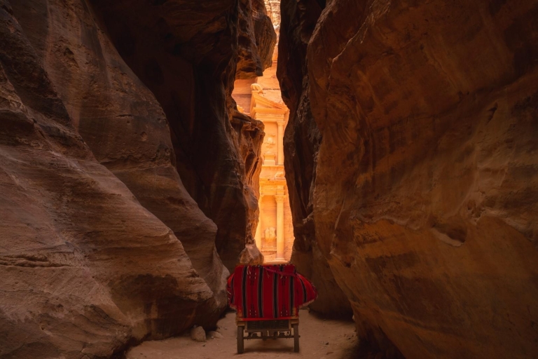 From Eilat: 2-Day Petra & Wadi Rum Tour with Camp Stay Tour with 4-Star Tent + Private Bathroom
