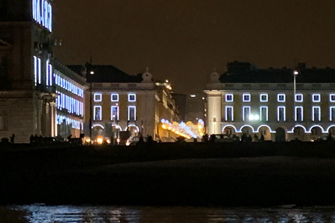 Lisboa: recorrido en barco de vela de fuegos artificiales de Nochevieja