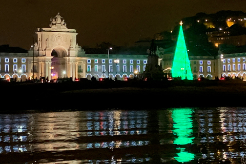 Lisboa: recorrido en barco de vela de fuegos artificiales de Nochevieja