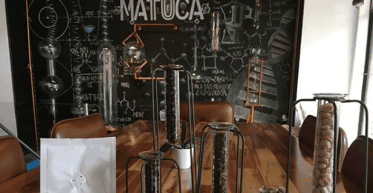 Colagem de mídia