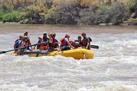Из Моава: рафтинг на полдня по реке Колорадо