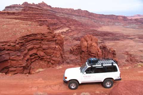 From Moab: Full-Day Canyonlands and Arches 4x4 Driving Tour