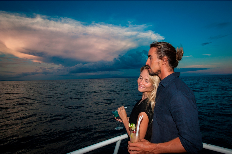 Benoa Bali: Sunset Dinner Cruise with Show and Live Music Cruise with Bali Transfers
