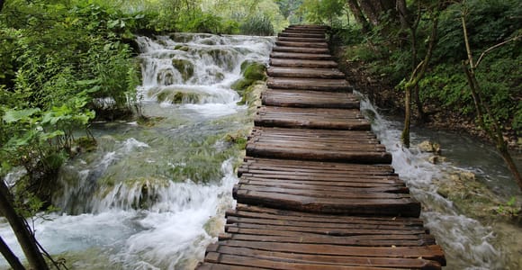 Von Zagreb nach Split: Private Tour zu den Plitvicer Seen & Rastoke