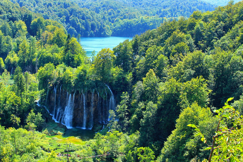 De Zagreb a Split: excursão privada aos lagos Plitvice e Rastoke