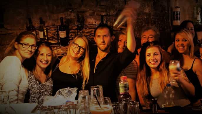 barcelona hen party cocktail class
