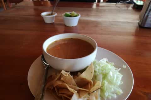Comida y bebida