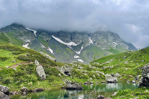 Tbilisi: Abudelauri Lakes Guided Hike with 4x4 Transfer