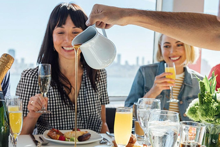 Z New Jersey: Rejs do Nowego Jorku na lunch lub kolację w formie bufetuRejs z kolacją w formie bufetu po Nowym Jorku