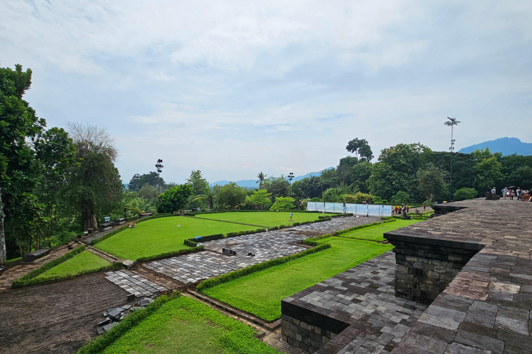 Yogyakarta; Alba/ Salita al Borobudur e Tempio di PrambananAlba a Borobudur, salita in cima e tour del tempio di Prambanan