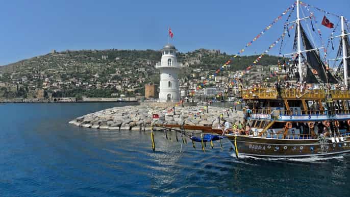 alanya boat tour with sunbathing swimming snorkelling