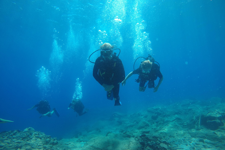 Oia: 2 Guided Scuba Dives off Santorini for Certified Divers