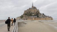Da Parigi, tour di Mont Saint-Michel con il servizio di raccolta dell'hotel - Housity