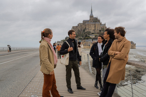 Da Parigi: Tour di Mont Saint-Michel con servizio di prelievo in hotelTour in spagnolo