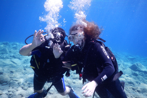 Oia: 2 Guided Scuba Dives off Santorini for Certified Divers