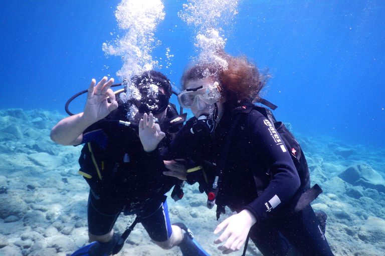 Oia: 2 Guided Scuba Dives off Santorini for Certified Divers