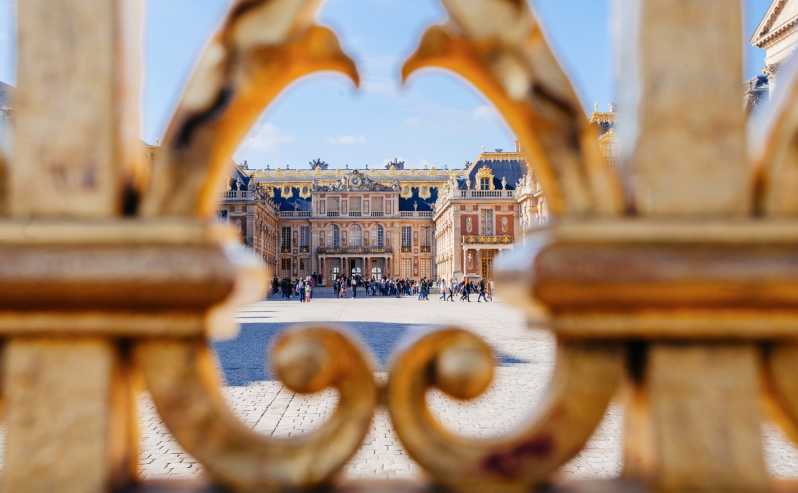 Pariisista: Versailles'n opastettu kierros ohitusjonolla
