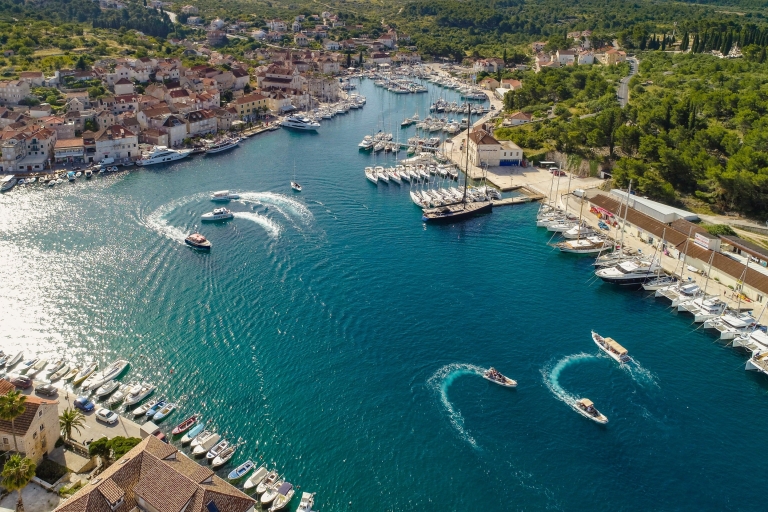 Van Split: luxe boottocht naar de Blauwe Grot en HvarPrivé luxe boottocht naar Vis, Hvar en de Blauwe Grot