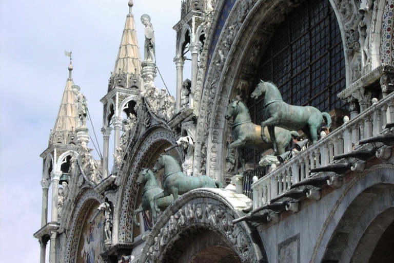 Wenecja: zwiedzanie z przewodnikiem Bazyliki św. Marka i dostęp do tarasuWycieczka po hiszpańsku