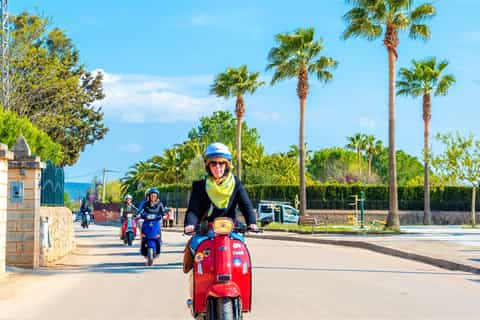 mallorca recorrido por las montañas del suroeste los pueblos y el scooter de mar