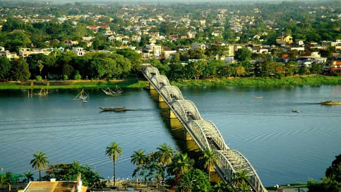 hoi an guided day tour of hue