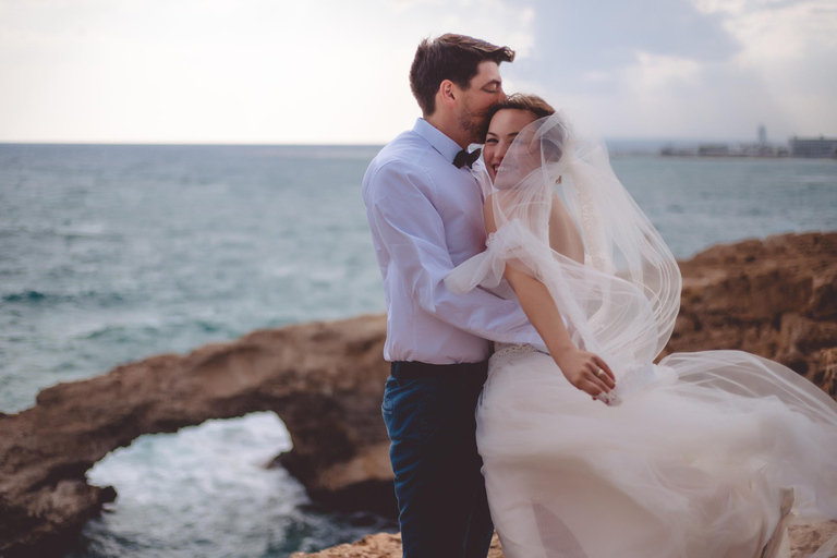 Limassol: Photo Shoot with a Private Vacation Photographer 2-Hour Photoshoot (60 Photos at 2-3 Locations)