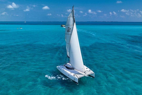 Isla Mujeres Catamaran Tour with Snorkeling &amp; Beach Club