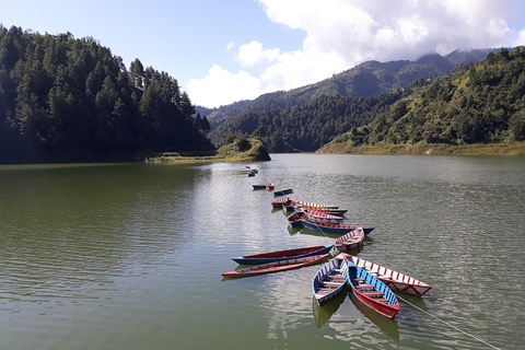 Trekking corto de Chitlang con paseos en bote desde Katmandú